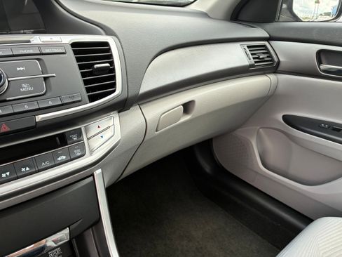 Used 2015 Honda Accord LX image 16
