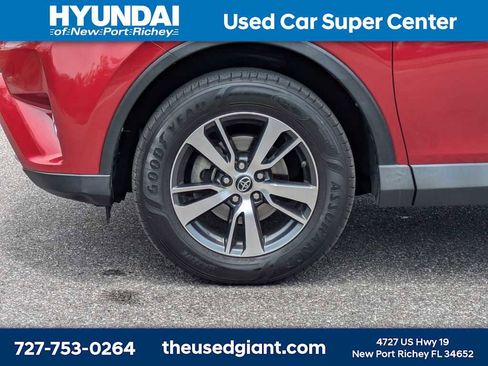 Used 2017 Toyota RAV4 XLE FWD image 10