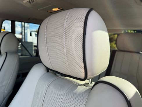 Used 2008 Land Rover Range Rover HSE image 29