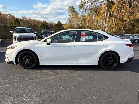 New 2026 Toyota Camry SE image 6