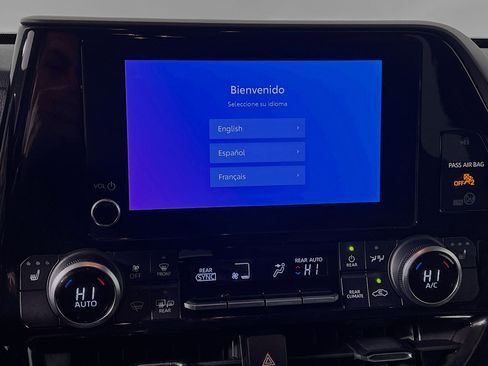 Used 2024 Toyota Highlander XLE image 27