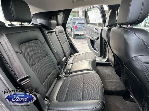 New 2025 Ford Escape SE FWD image 14