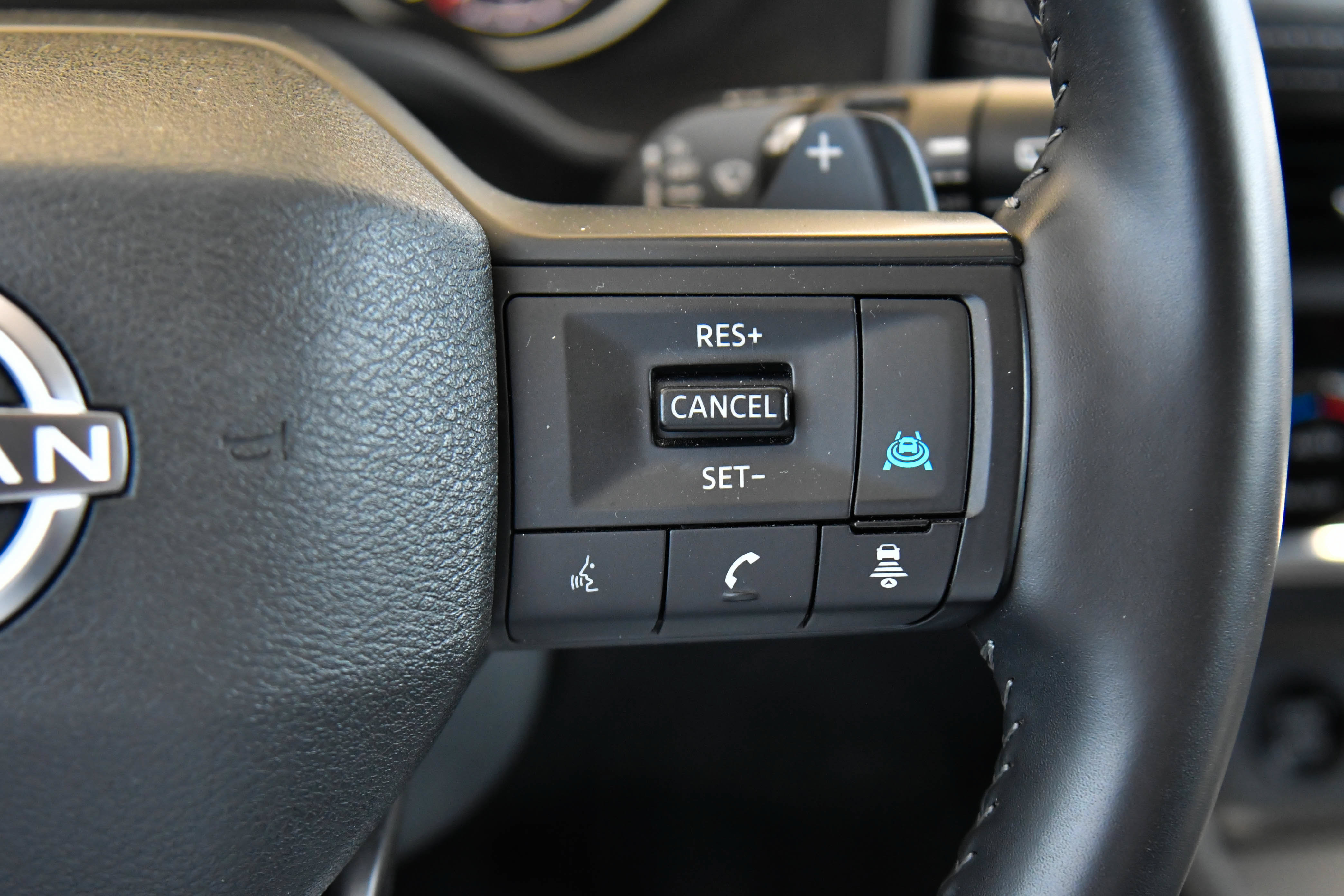 Used 2025 Nissan Rogue SV AWD/4WD image 30