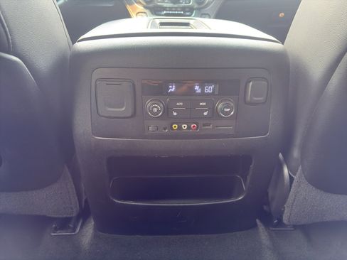 Used 2016 Chevrolet Tahoe LTZ AWD/4WD image 12
