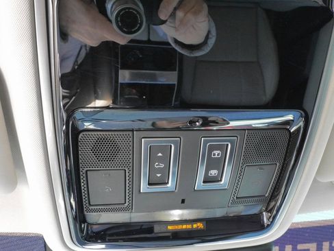 Used 2023 Land Rover Range Rover Velar S image 30