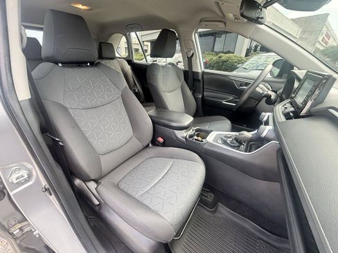 Used 2020 Toyota RAV4 XLE AWD/4WD image 55