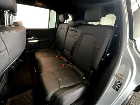 Used 2025 Mercedes-Benz GLB 250 4MATIC image 20