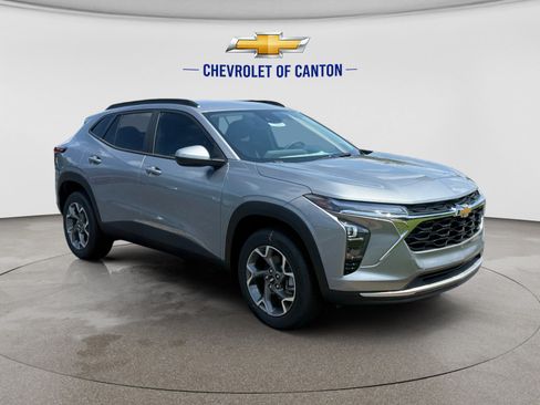 New 2026 Chevrolet Trax LT FWD image 3