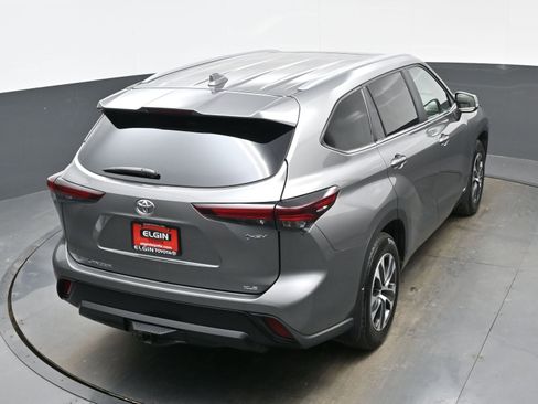 Used 2025 Toyota Highlander XLE image 42