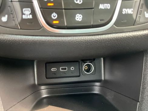 Used 2024 Chevrolet Equinox LT AWD/4WD image 18