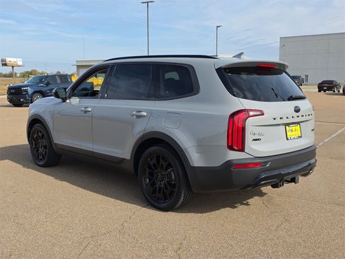 Used 2021 Kia Telluride SX w/ SX Prestige Package image 6