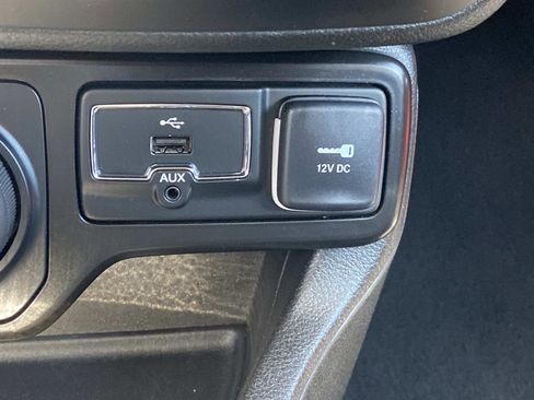 Used 2022 Jeep Renegade Latitude AWD/4WD image 25