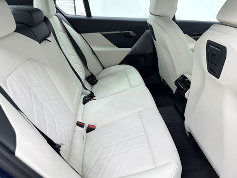 New 2026 BMW 530i RWD image 24