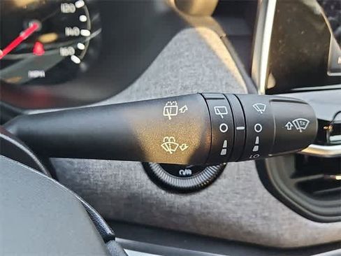 Used 2025 Jeep Compass Latitude image 25