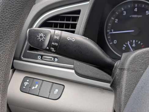 Used 2018 Hyundai Elantra SEL FWD image 19