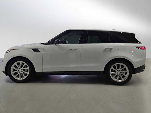 Used 2025 Land Rover Range Rover Sport SE AWD/4WD image 2
