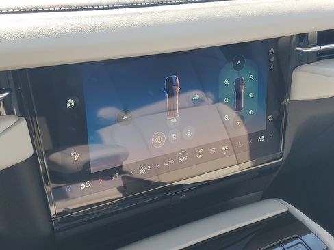 New 2026 Lincoln Navigator Reserve AWD/4WD image 24