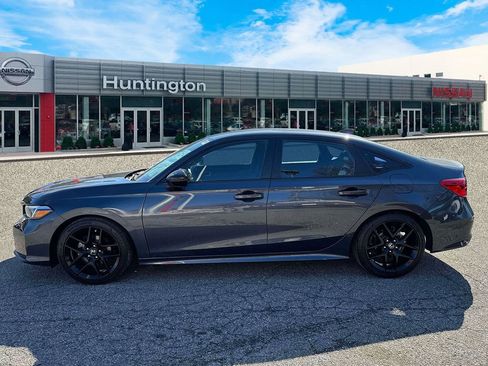 Used 2025 Honda Civic Sport image 5