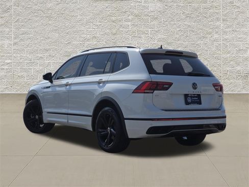 Certified 2024 Volkswagen Tiguan SE R-Line AWD/4WD image 5