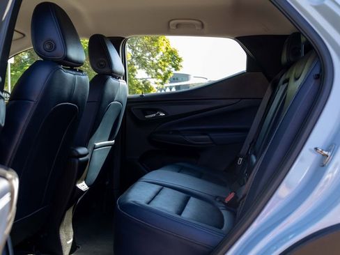 Used 2022 Chevrolet Bolt EUV LT w/ Convenience Package image 29