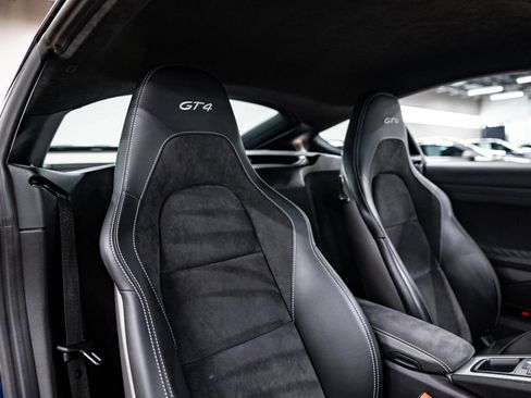 Used 2020 Porsche 718 Cayman GT4 RWD image 10