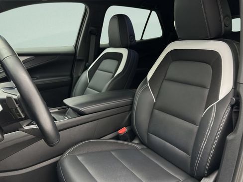 Used 2024 Chevrolet Blazer EV LT AWD/4WD image 15