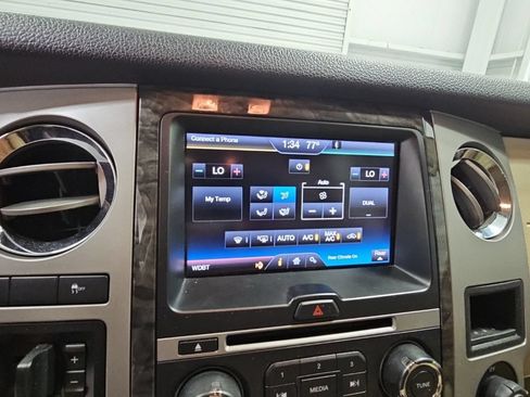 Used 2015 Ford Expedition Limited w/ Equipment Group 301A RWD image 18