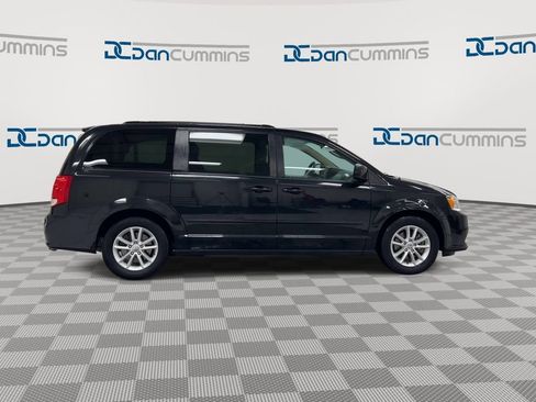 Used 2016 Dodge Grand Caravan SXT FWD image 9