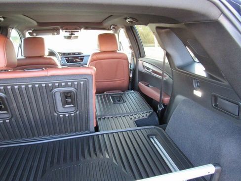 Certified 2025 Cadillac XT5 Premium Luxury w/ LPO, Bronce Accent Package image 33