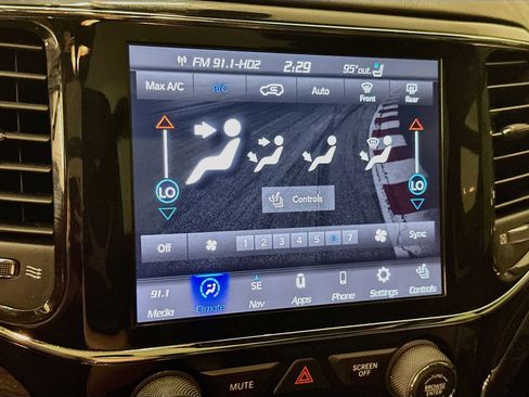 Used 2021 Jeep Grand Cherokee Overland AWD/4WD image 24