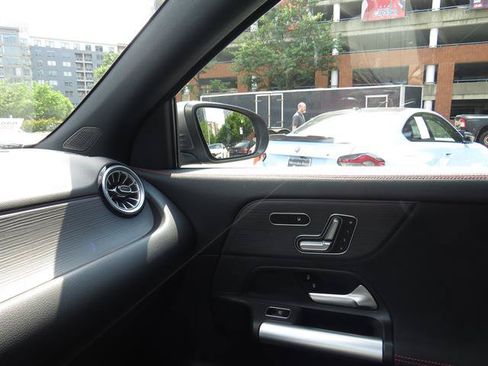 Used 2023 Mercedes-Benz GLA 250 4MATIC image 16