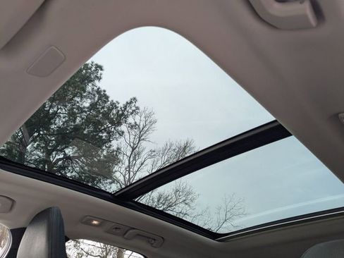 Certified 2023 Volvo XC60 B5 Plus w/ Protection Package Premier image 27