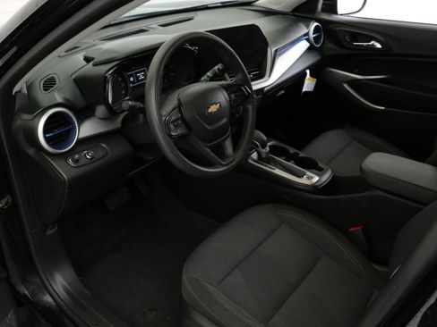 Used 2024 Chevrolet Trax LS image 23