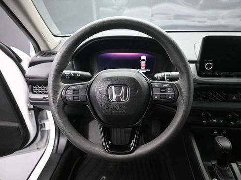 Used 2025 Honda Accord LX image 19