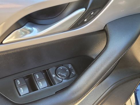 Used 2022 Chevrolet Blazer LT w/ Sound & Technology Package FWD image 23
