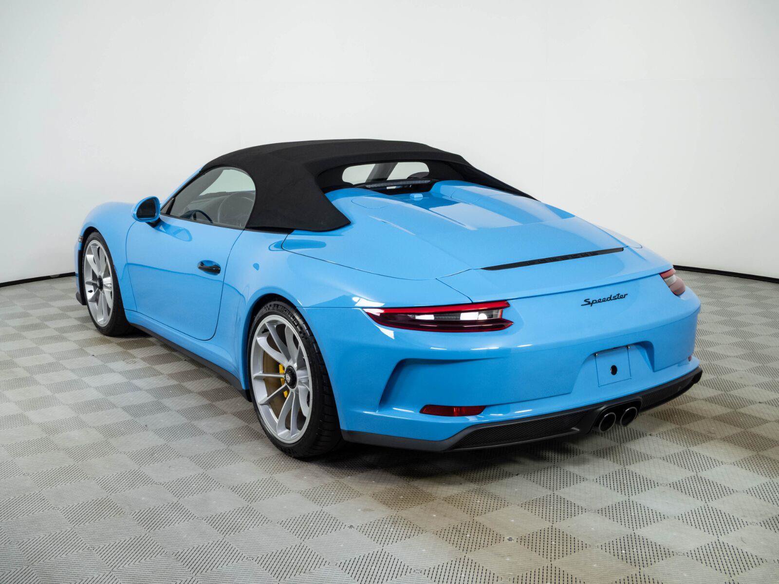 Used 2019 Porsche 911 Speedster RWD image 30