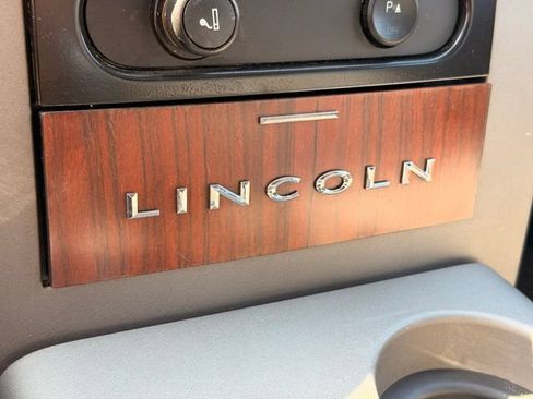 Used 2006 Lincoln Mark LT 4x4 image 35