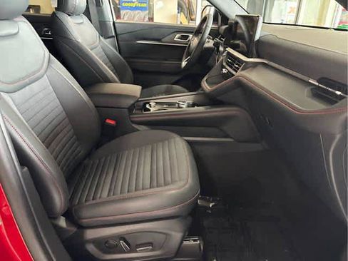 New 2025 Ford Explorer ST-Line image 25