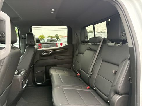 Used 2022 GMC Sierra 1500 Elevation w/ Elevation Premium Package AWD/4WD image 18
