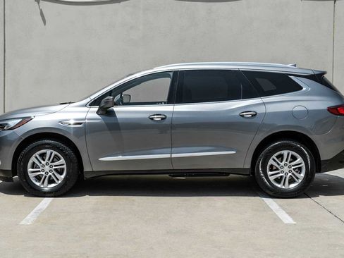 Used 2019 Buick Enclave Essence FWD image 11