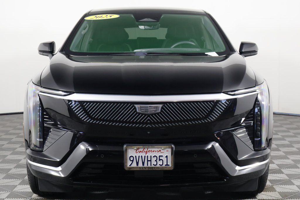 Used 2025 Cadillac Optiq Luxury 1 AWD/4WD image 2