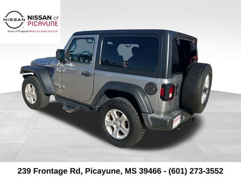Used 2018 Jeep Wrangler Sport S image 3