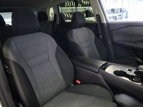 Used 2023 Nissan Rogue SV image 6