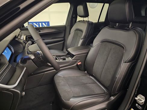 New 2025 Jeep Grand Cherokee 4WD image 13