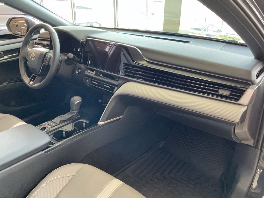 Used 2026 Toyota Camry SE FWD image 18