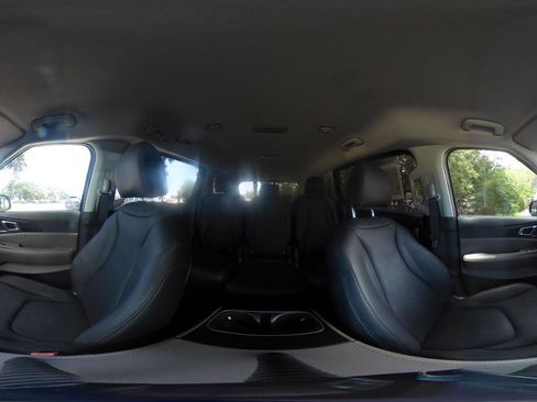 Used 2026 Kia Carnival FWD image 45