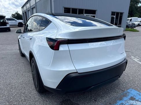 Used 2026 Tesla Model Y Long Range AWD/4WD image 10