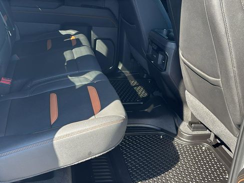 Certified 2022 GMC Sierra 1500 AT4 w/ AT4 Premium Package image 18