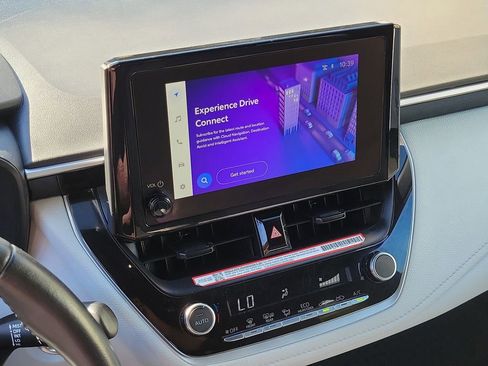 Used 2025 Toyota Corolla SE image 28