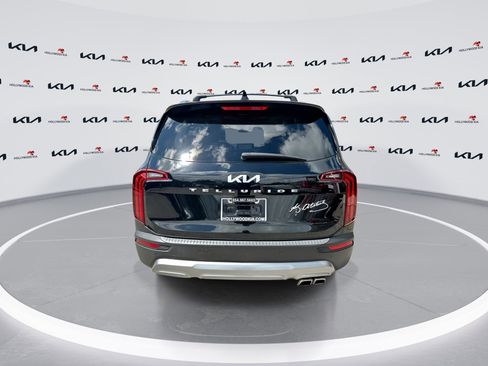 Used 2022 Kia Telluride EX w/ EX Premium Package FWD image 7